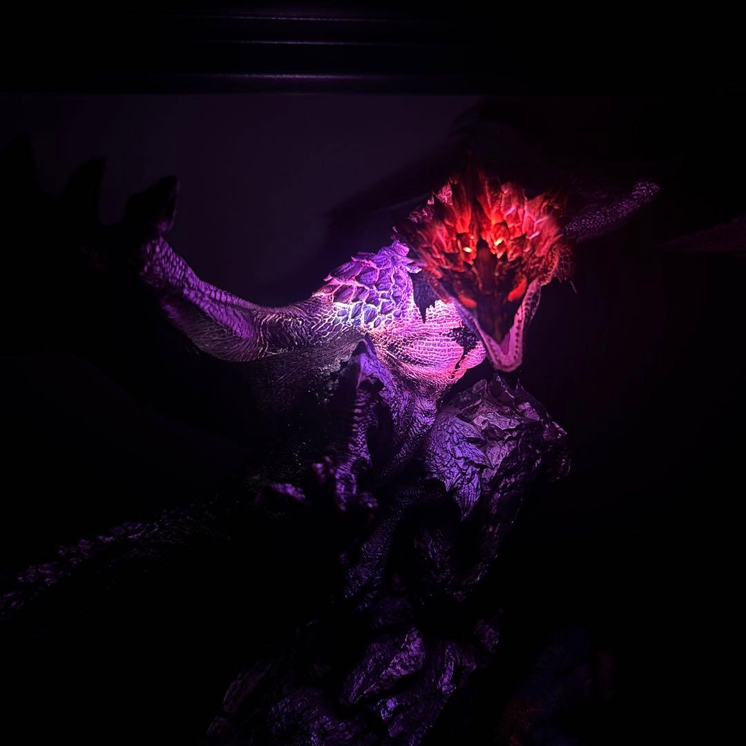 モンスターハンター フィギュア リオレウス希少種 ガレージキット