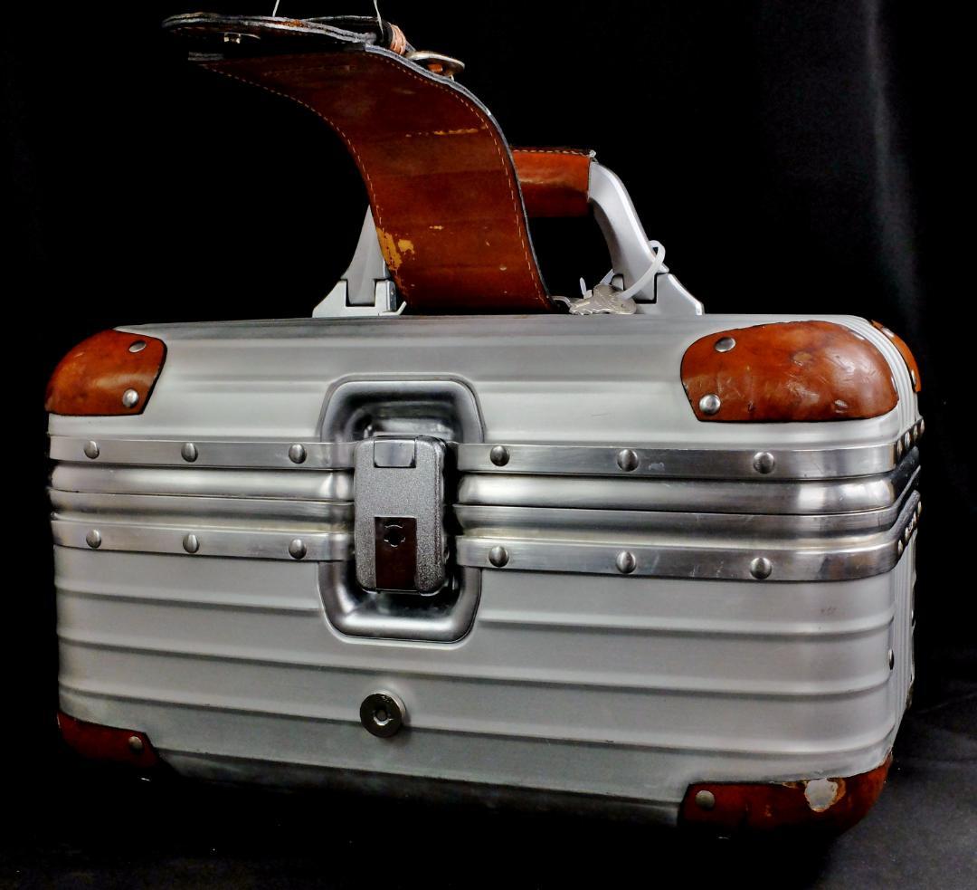 リモワ トパーズ『ASSIMA』ALビューティケース 17L【LTD/激レア】