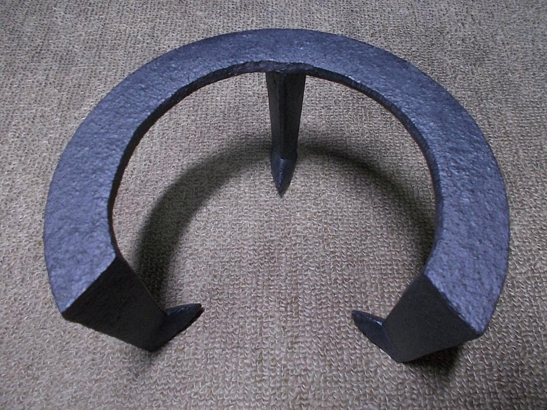 茶道具 風炉釜セット 霰茶釜 釜環 未使用五徳 織部風炉 敷板 前瓦 送料込み