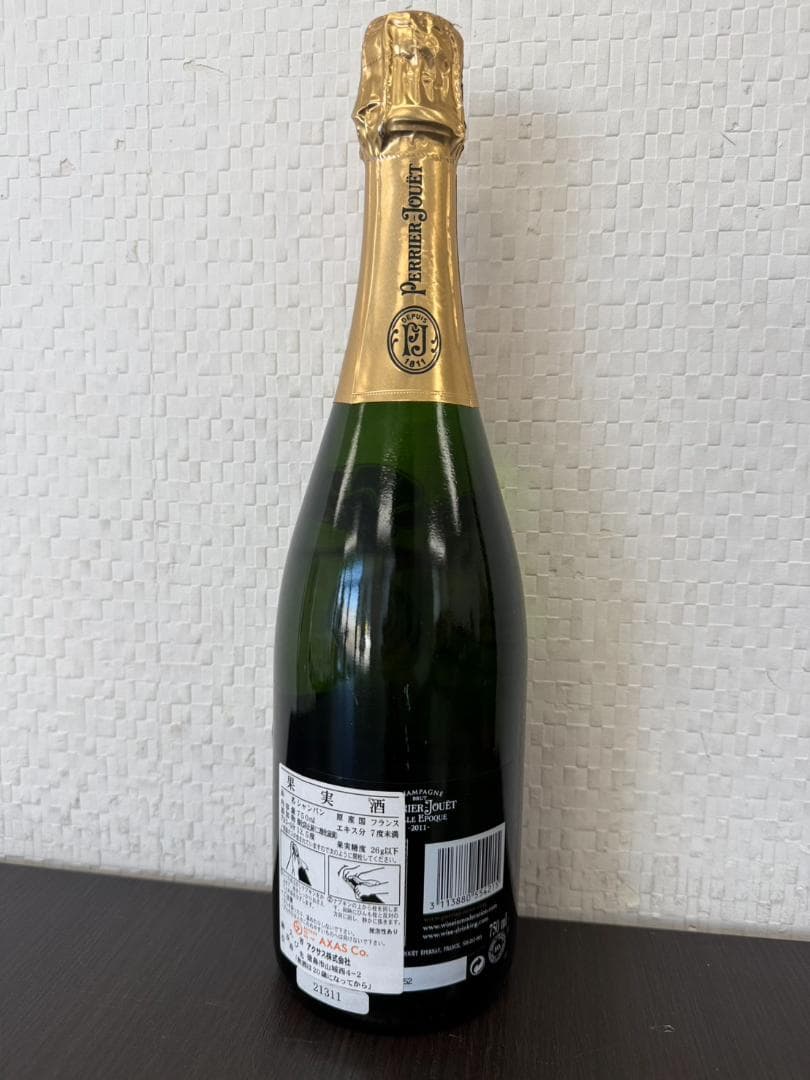 c*1様 未開封 中身有 シャンパン ペリエジュエベルエポック 750ml 光る