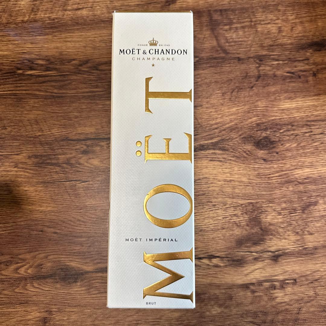 【匿名配送】シャンパンモエ・エ・シャンドン750ml &ミニボトル2本