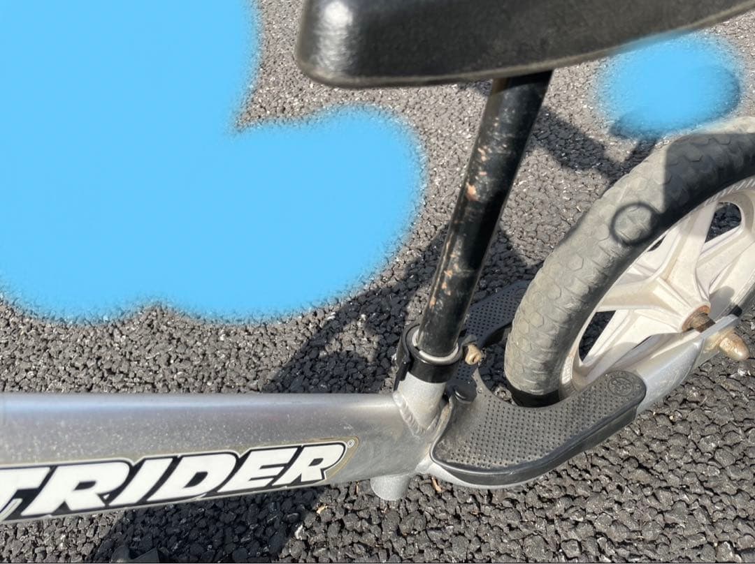 神奈川東京直接取引⭐︎ストライダー メタリックシルバー　アルミ