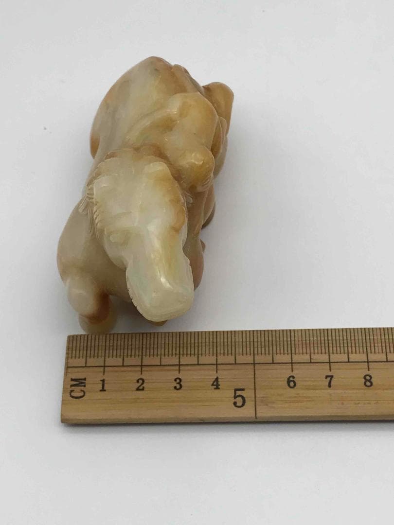 漢時代　和田玉　瑞獣　瑞馬と猿　馬上封候　神駿　玉彫り　古玉石(F-30)