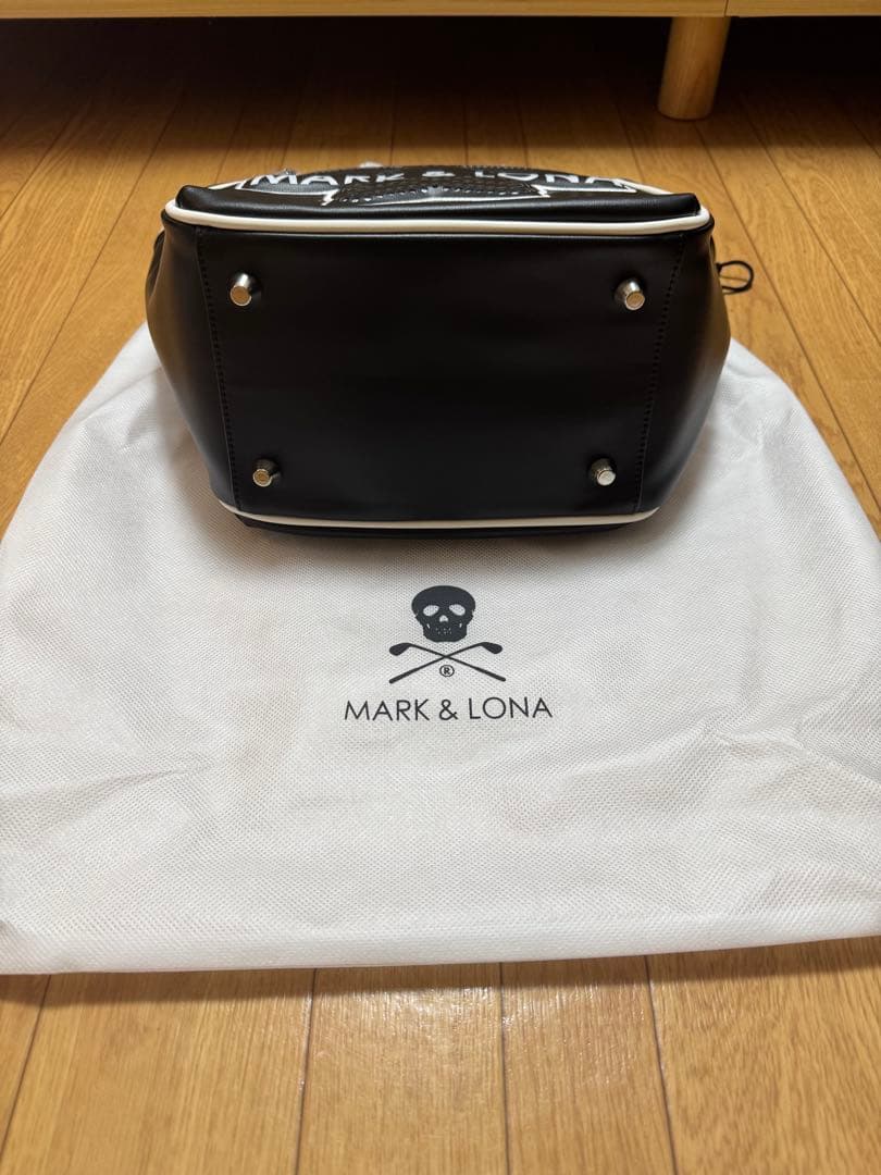 MARK & LONA ゴルフハンドバッグ ブラック×ホワイト