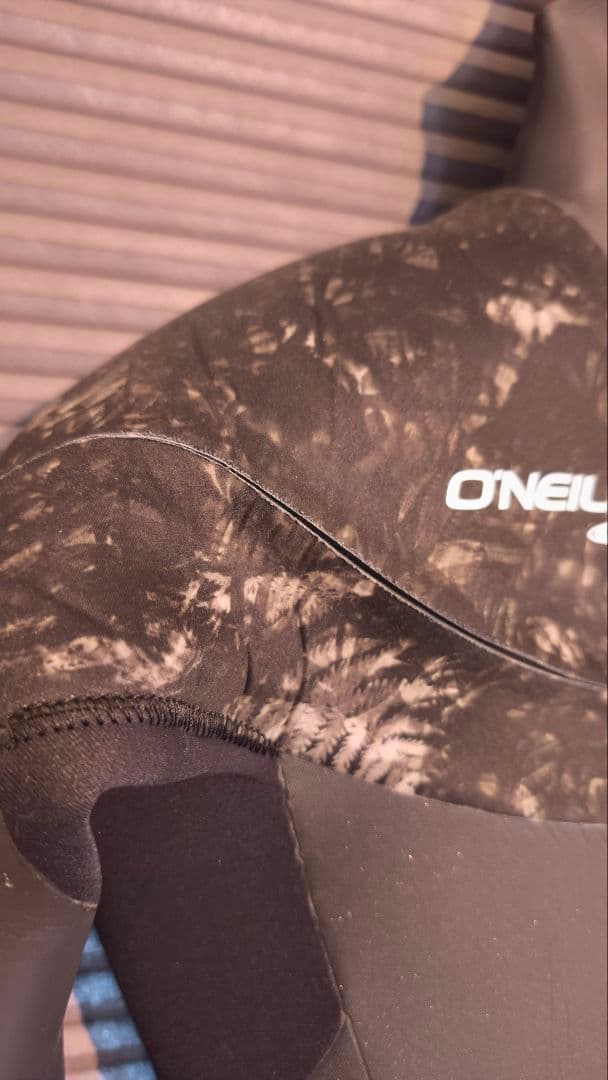 程度極上O'Neill セミドライウェットスーツ5mm×3mm 1回使用Mサイズ