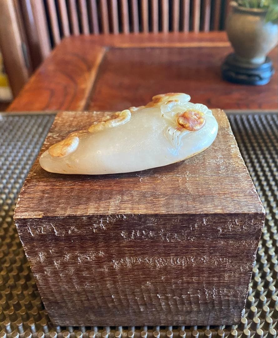 古和田玉　蟹と子孫・銭　吉祥彫刻　細密細工 天然素材　ヴィンテージレア 台湾茶器