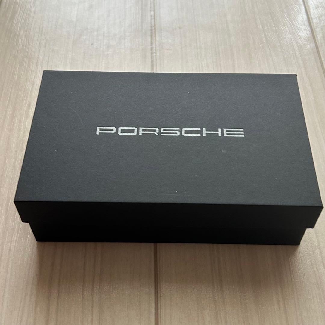 【非売品】ポルシェ マカン　ペーパーウェイト ミニカー　メタル製