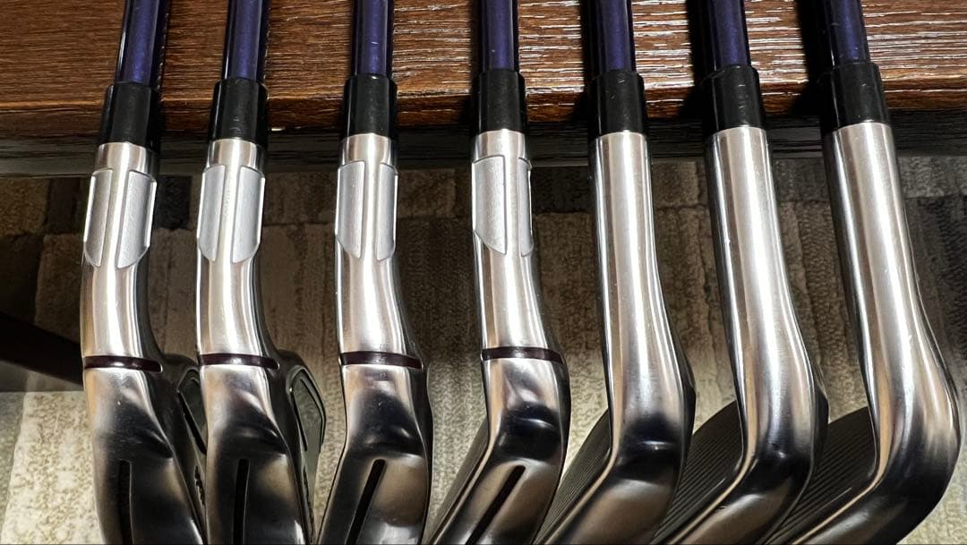 テーラーメイド　QIアイアン　（5-AW）