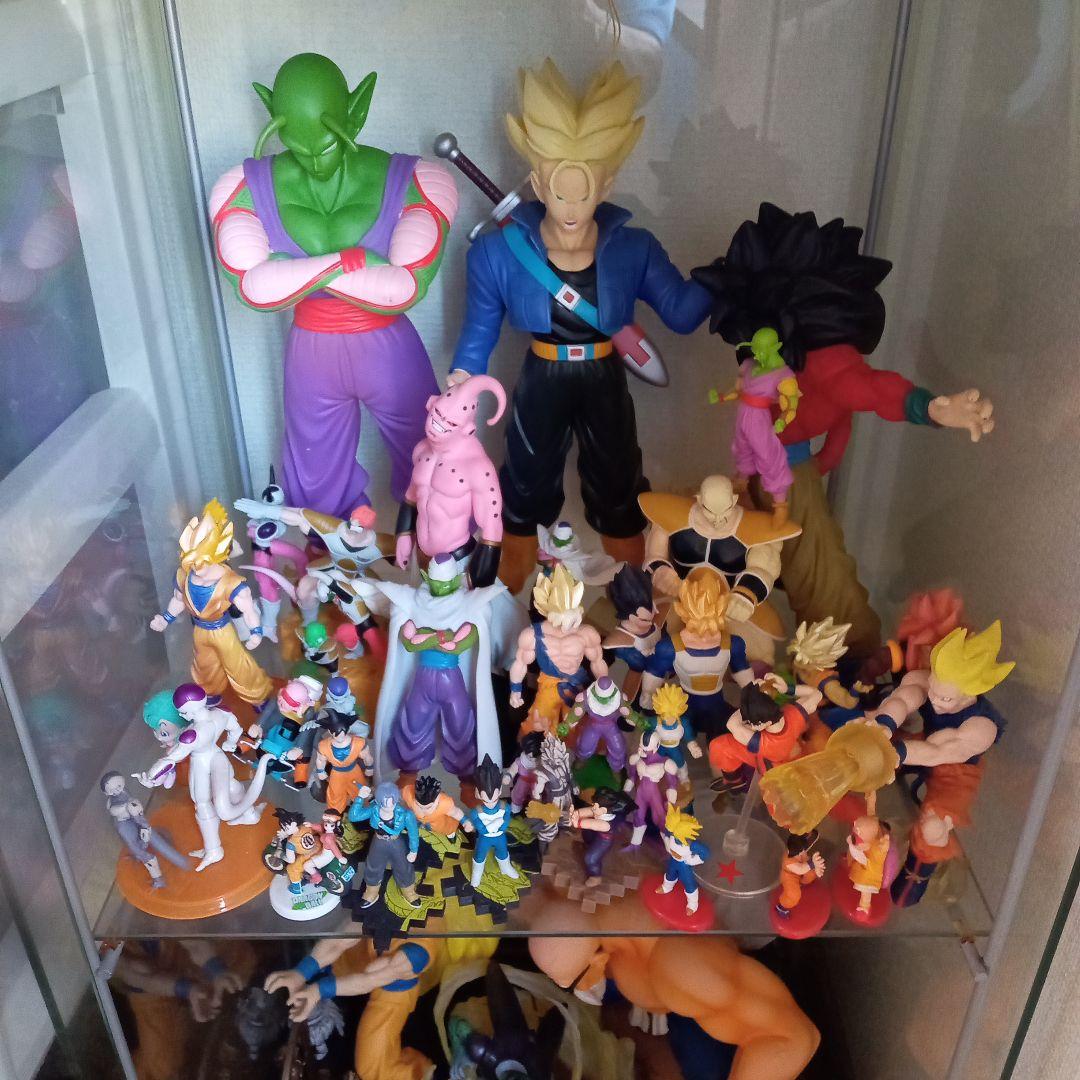 ドラゴンボール フィギュアセット、ガラスショーケース付
