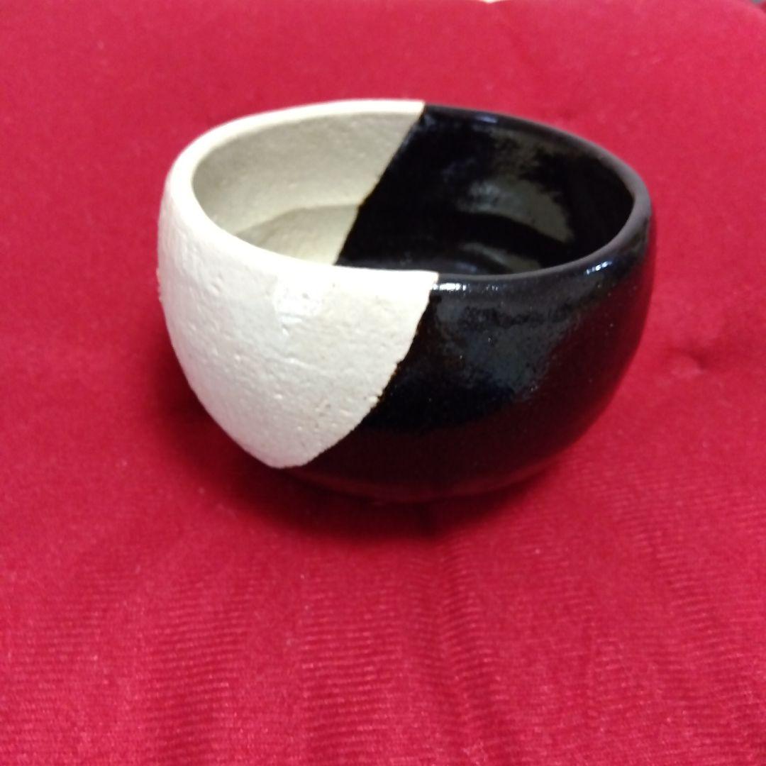 ツートンカラーの茶碗 陶器製