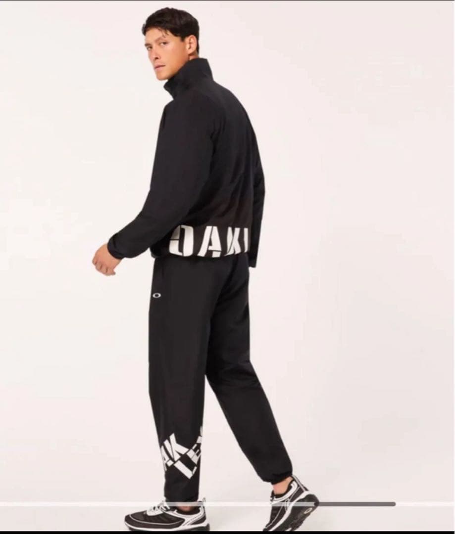 オークリー　メンズ　ウィンドブレーカー　軽量　撥水　ブラック　黒　上下　M