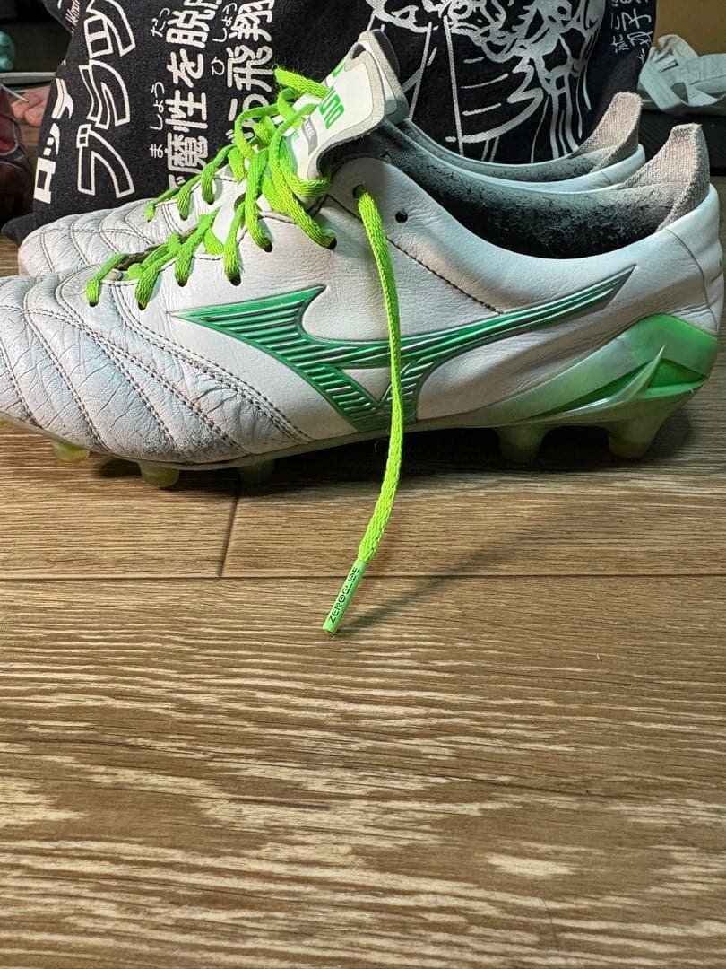 ミズノモレリアネオ4限定カラー緑