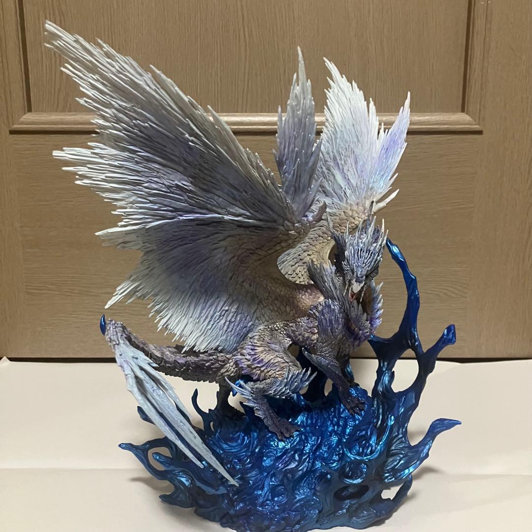 6*ん様 モンスターハンター クリエイターズモデル 冰龍 イヴェルカーナ フィギ