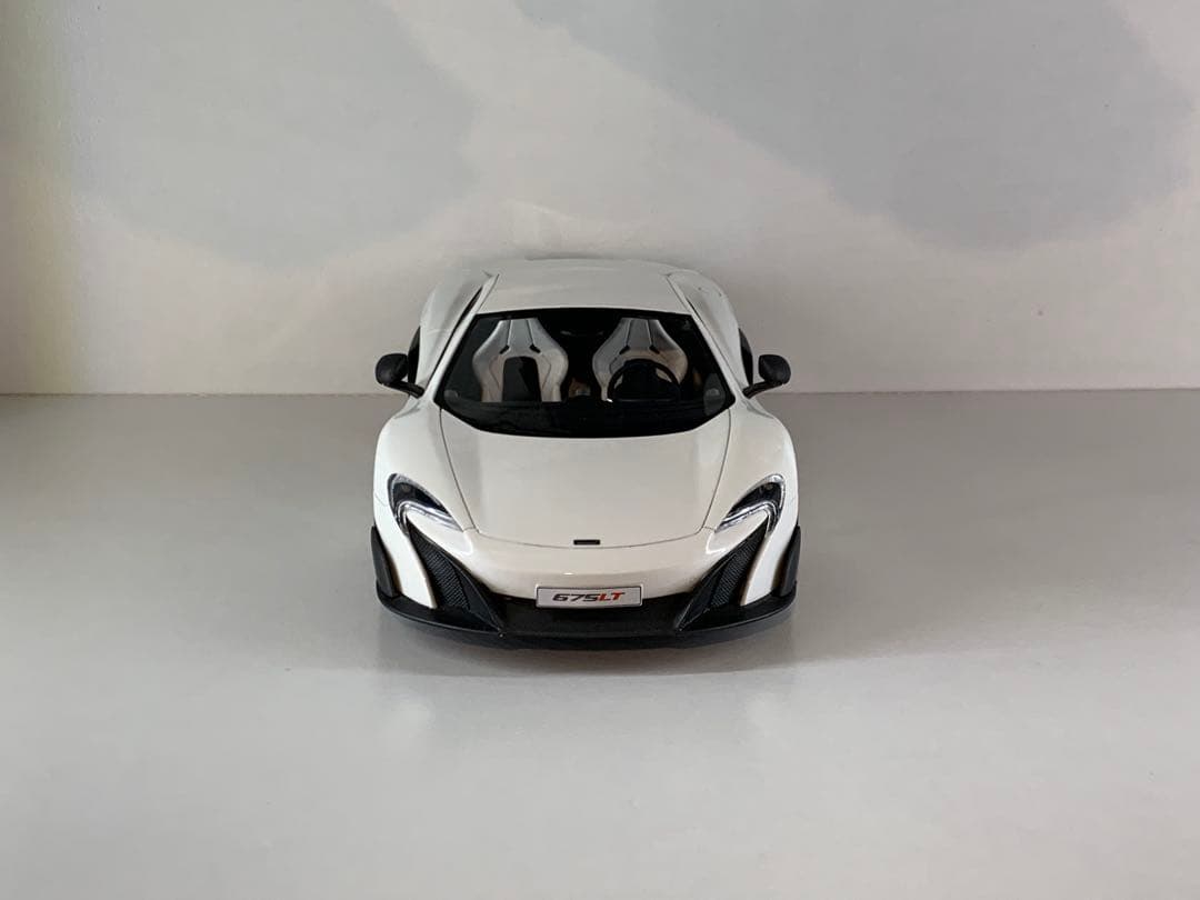 TOPSPEED マクラーレン675LT 1/18