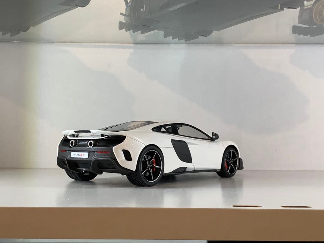 TOPSPEED マクラーレン675LT 1/18