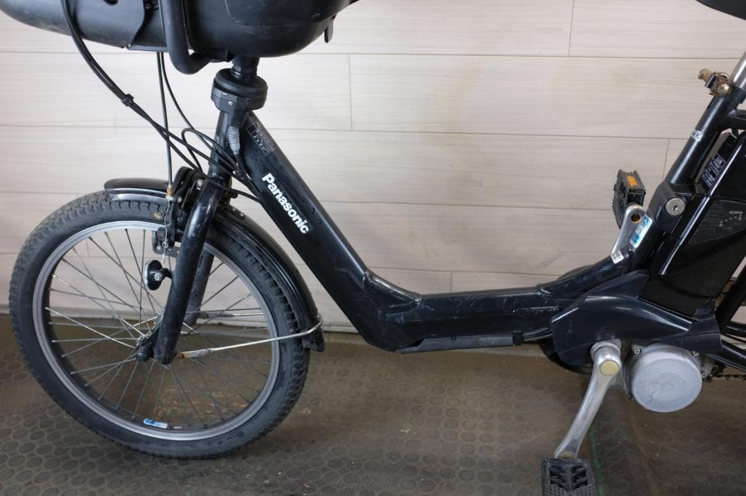 新基準パナソニック ギュット　　20インチ　3段　8.9Ah（5点灯）充電器あり