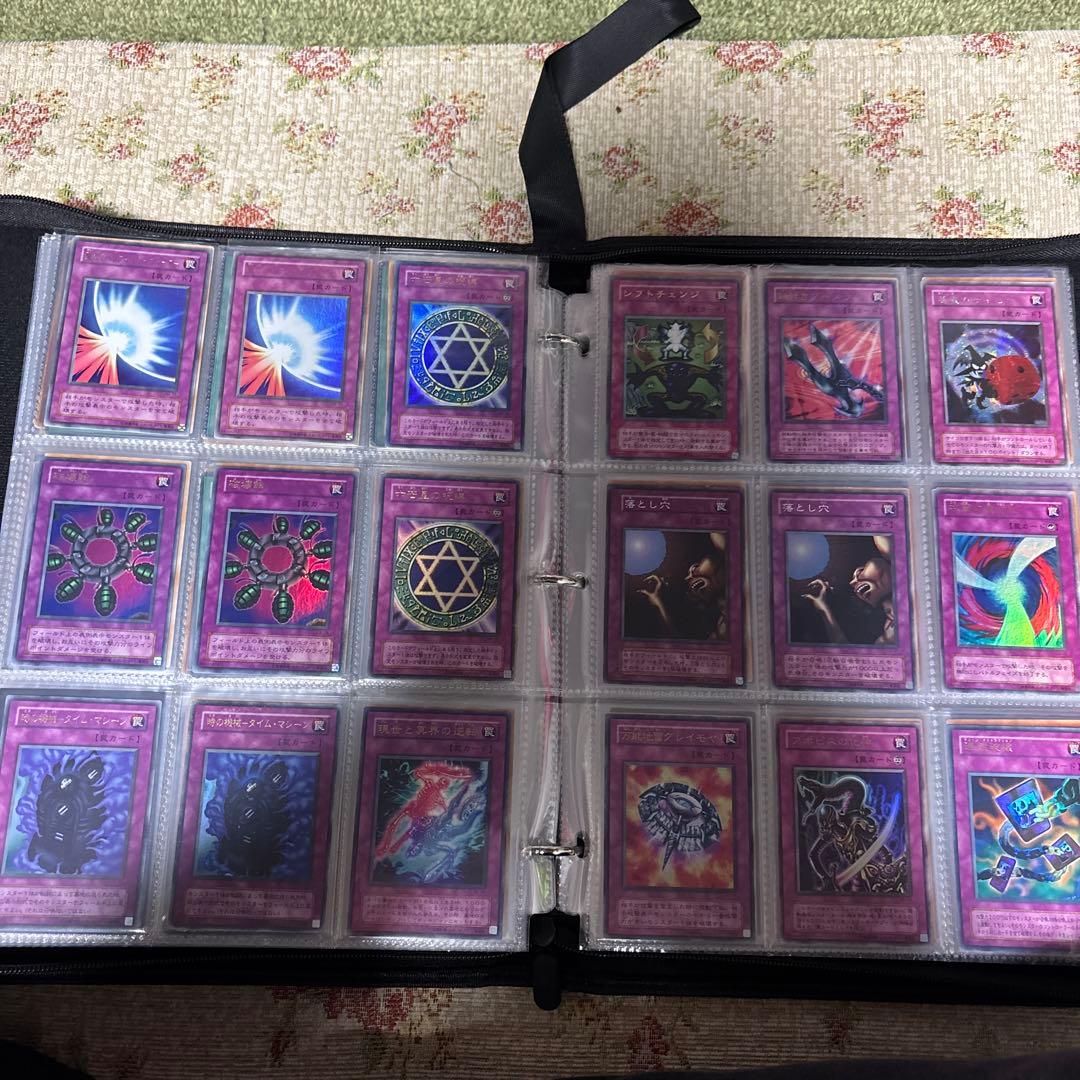 【遊戯王カード引退品】初期・レリーフ等８００枚以上　　2ファイル分　即購入大歓迎