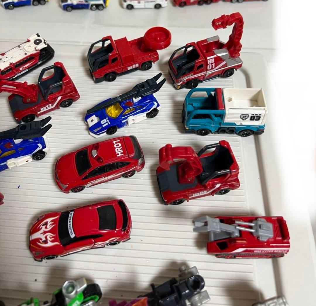 ハイパーレスキューのミニカーと隊員セット