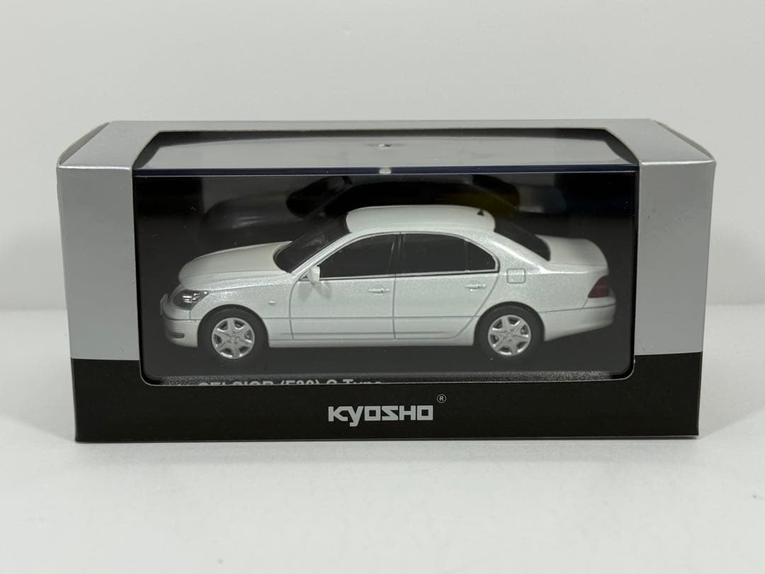 1/43 京商 トヨタ セルシオ F30 Cタイプ ホワイトパール