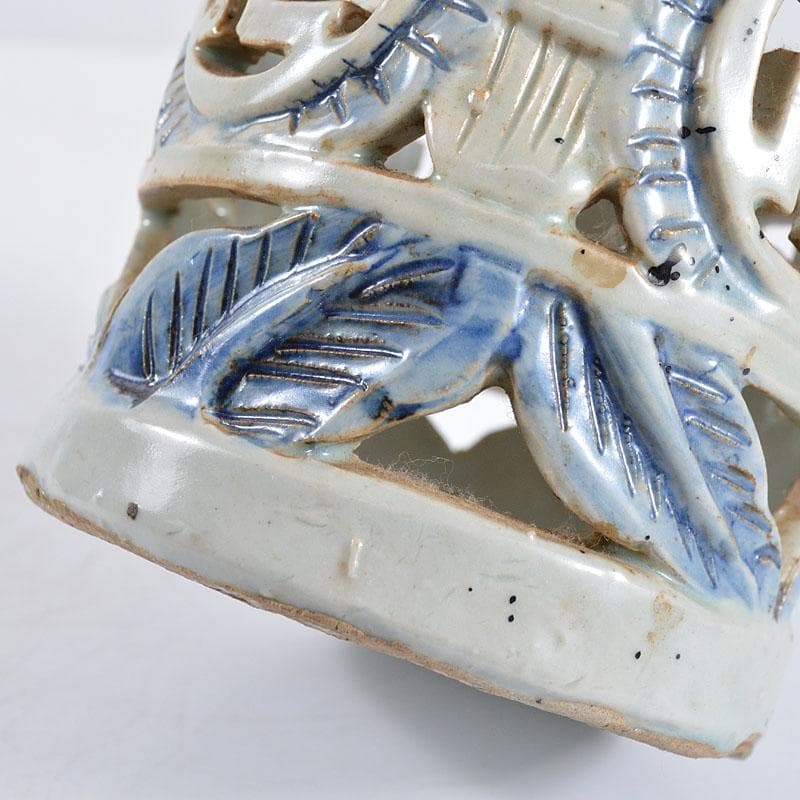 朝鮮　李朝　高麗白磁　染付　鏤雕卍葉文透かし　筆筒　G　R4660