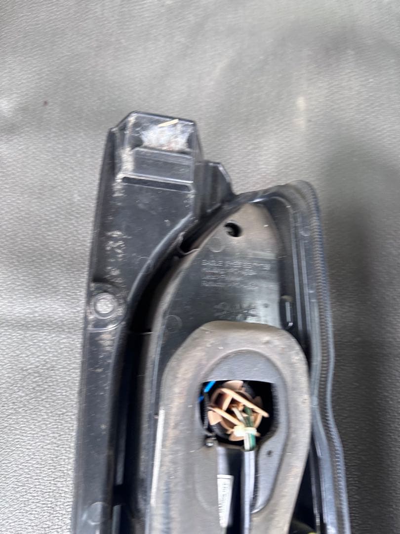 トヨタ　200 ハイエース　一型かニ型　社外テールランプになります