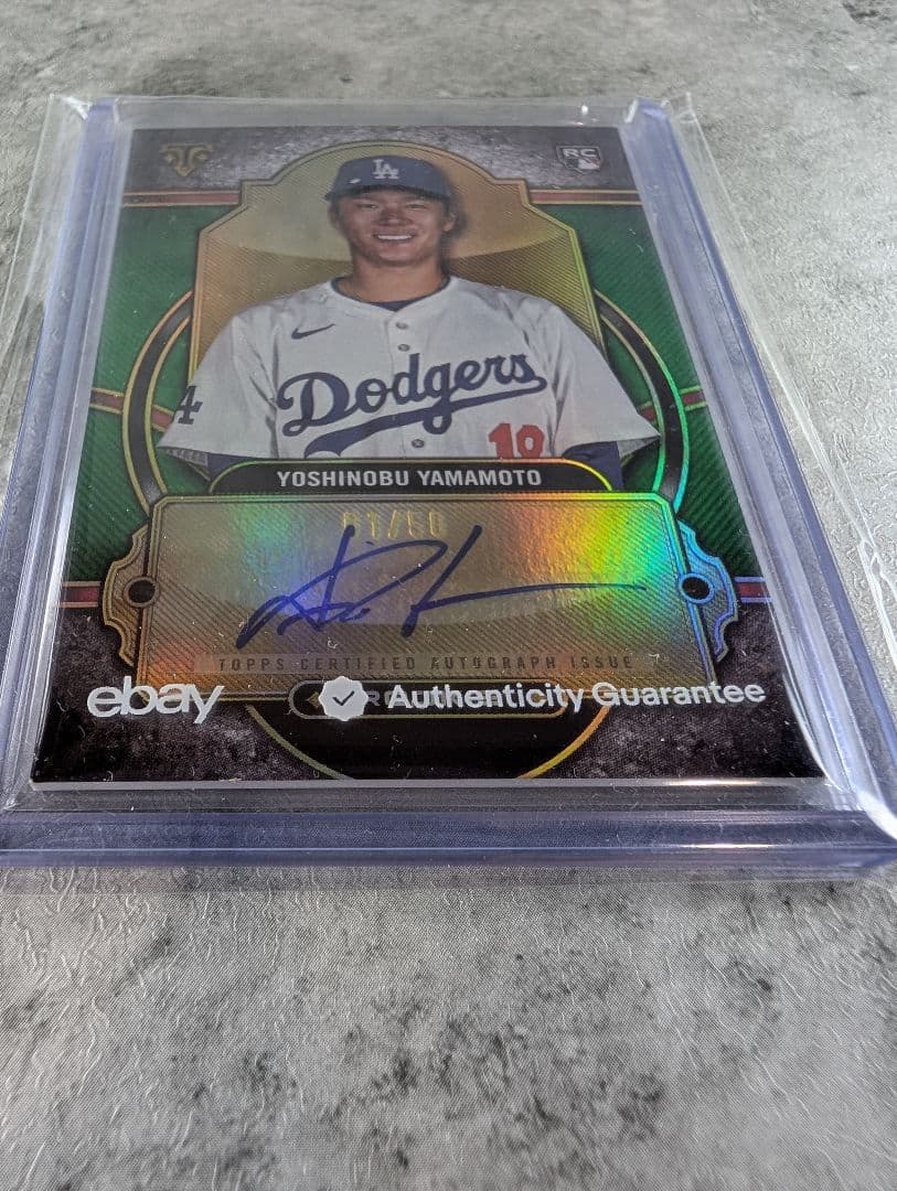 【01/50】山本由伸 直筆サイン 2024 Triple Threads