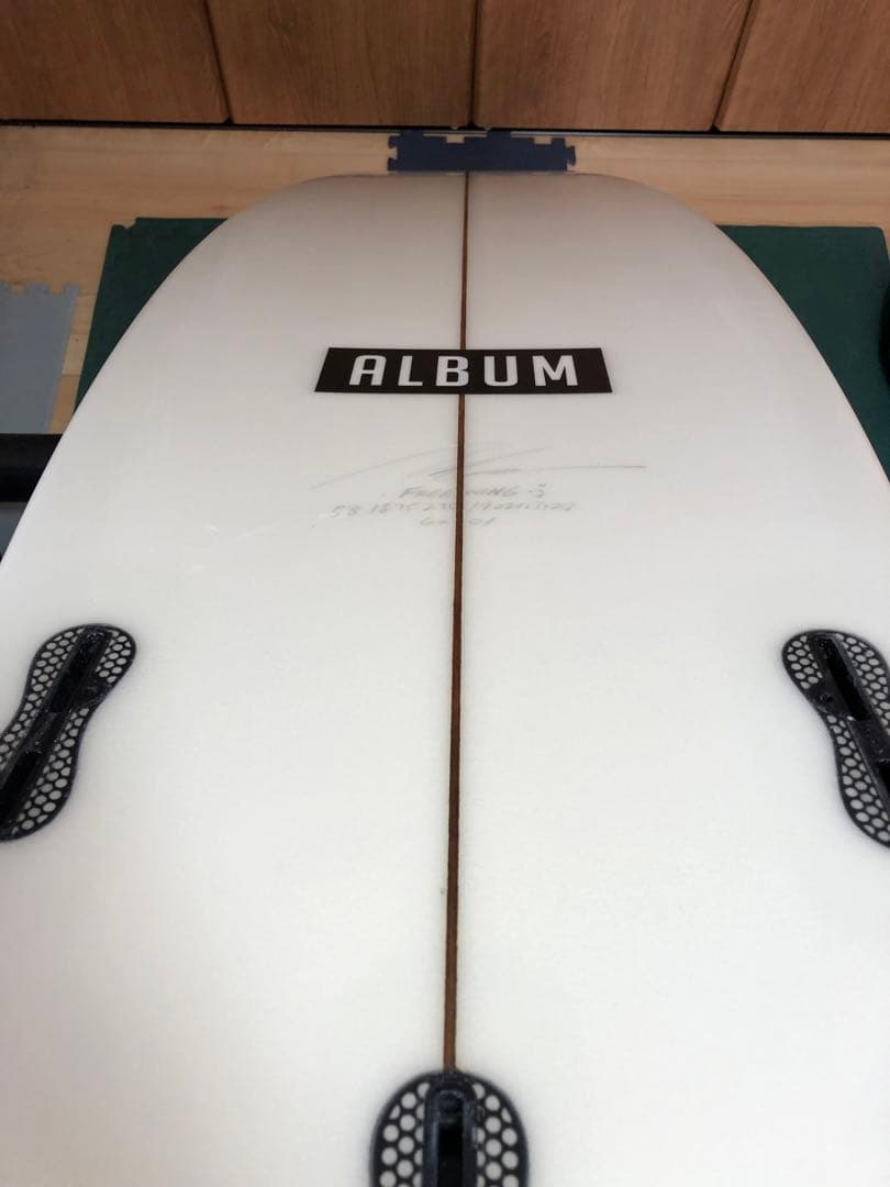 極美品ALBUMアルバムサーフボード Freewing 5'8\"
