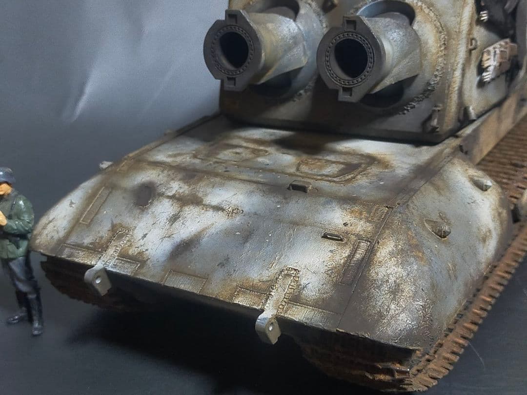 ドイツ 1/35 戦車 完成品タイガー