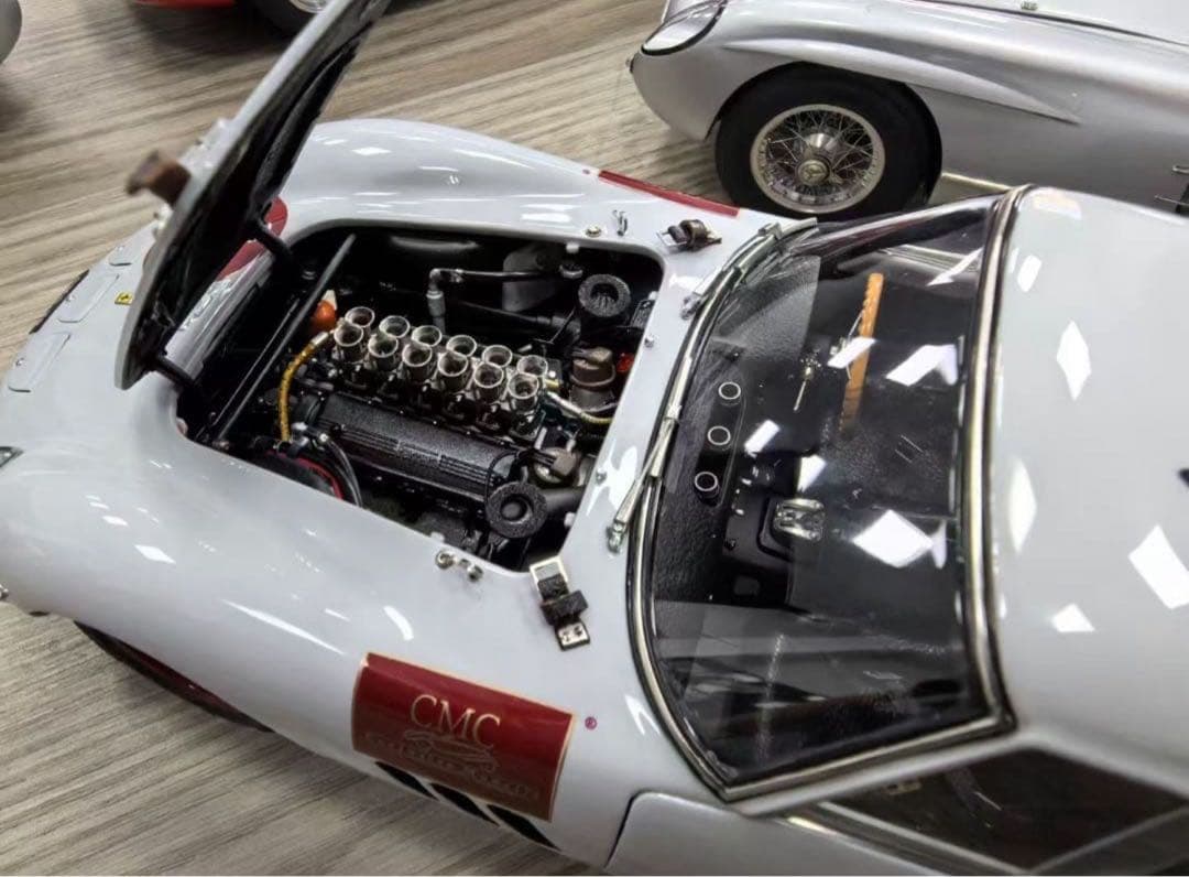 年末限定価格 CMC 1/18 フェラーリ 250 GTO 30周年ミニカー