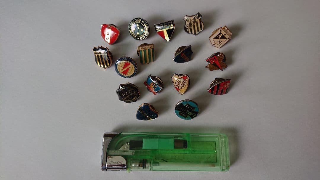 サッカー ピンバッチ