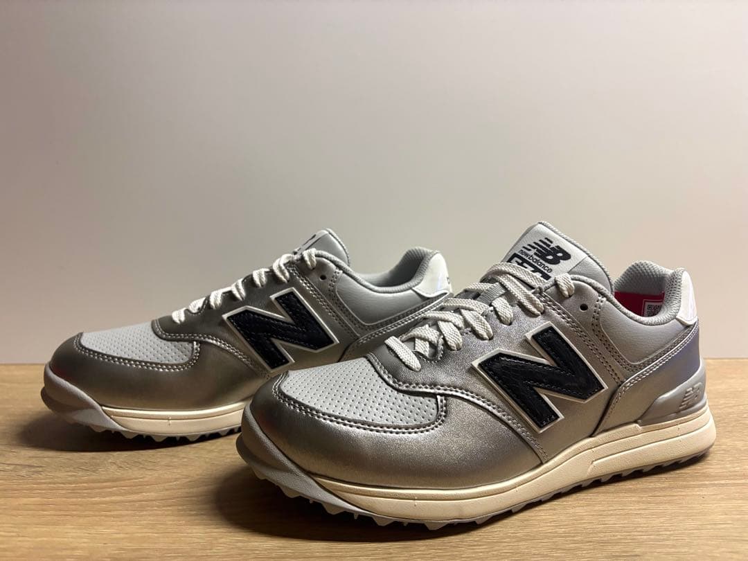 未使用 24cm 2E ニューバランスゴルフシューズWGS574R3シルバー