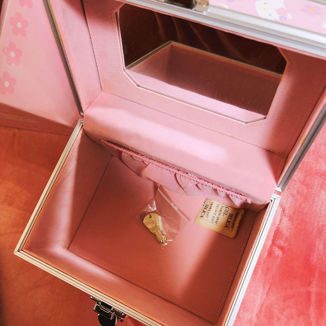 希少レア　ハローキティ　コスメケース　バニティ　ミラー付き　平成レトロ　サンリオ