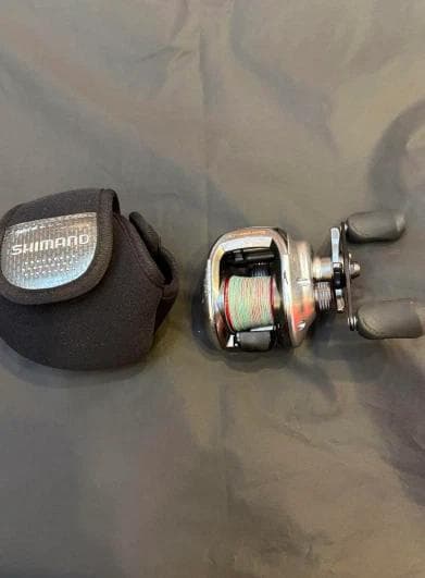 スコーピオン右ハンドルScorpion DC R ベイトリール e121