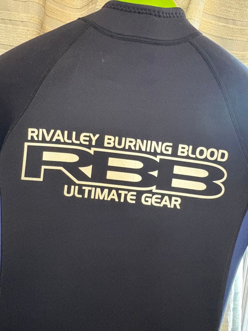 RIVALLEY BURNING BLOOD ウェットスーツ　ヒラスズキ　平鱸