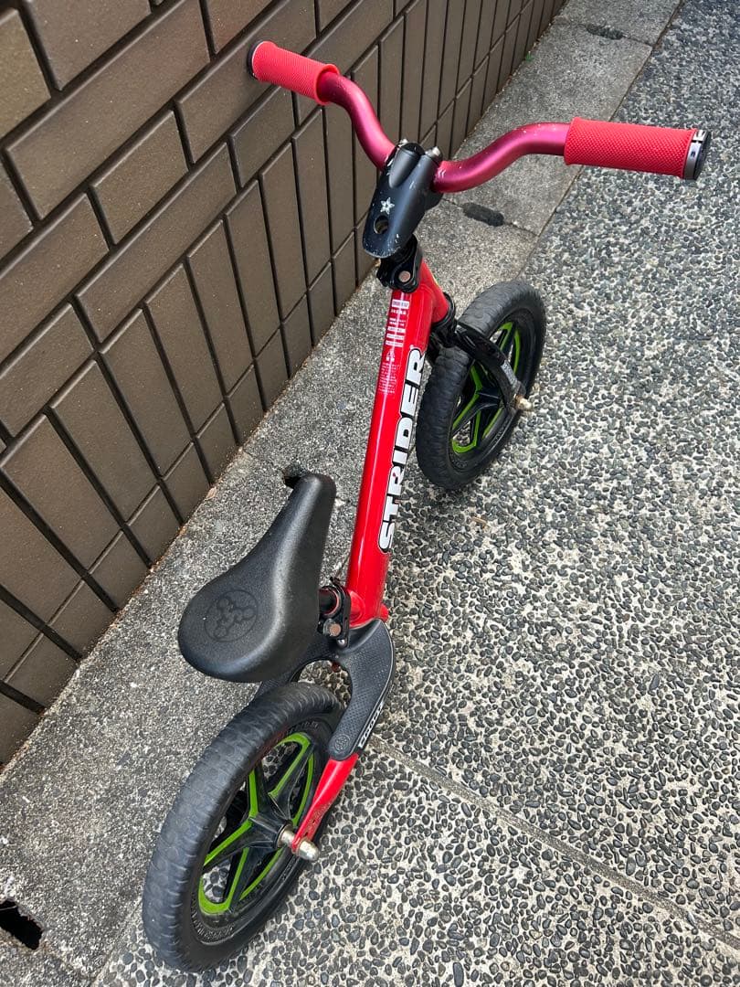 STRIDER SPORTS バランスバイク 赤 カスタム