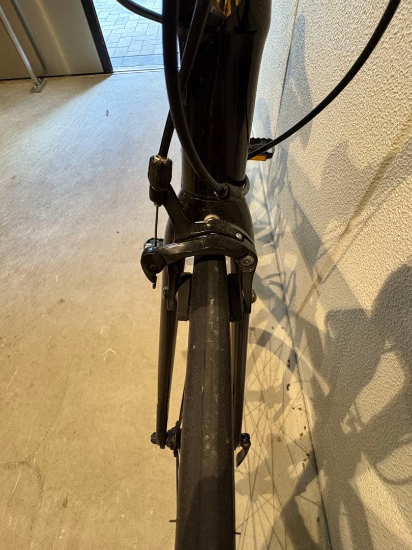 Trek Domane AL2 ロードバイク ブラック/イエロー