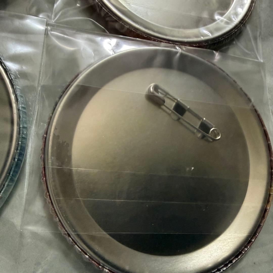 75mm 七つの大罪 トレーディング ホロ☆グラ 缶バッジ セット ⑧