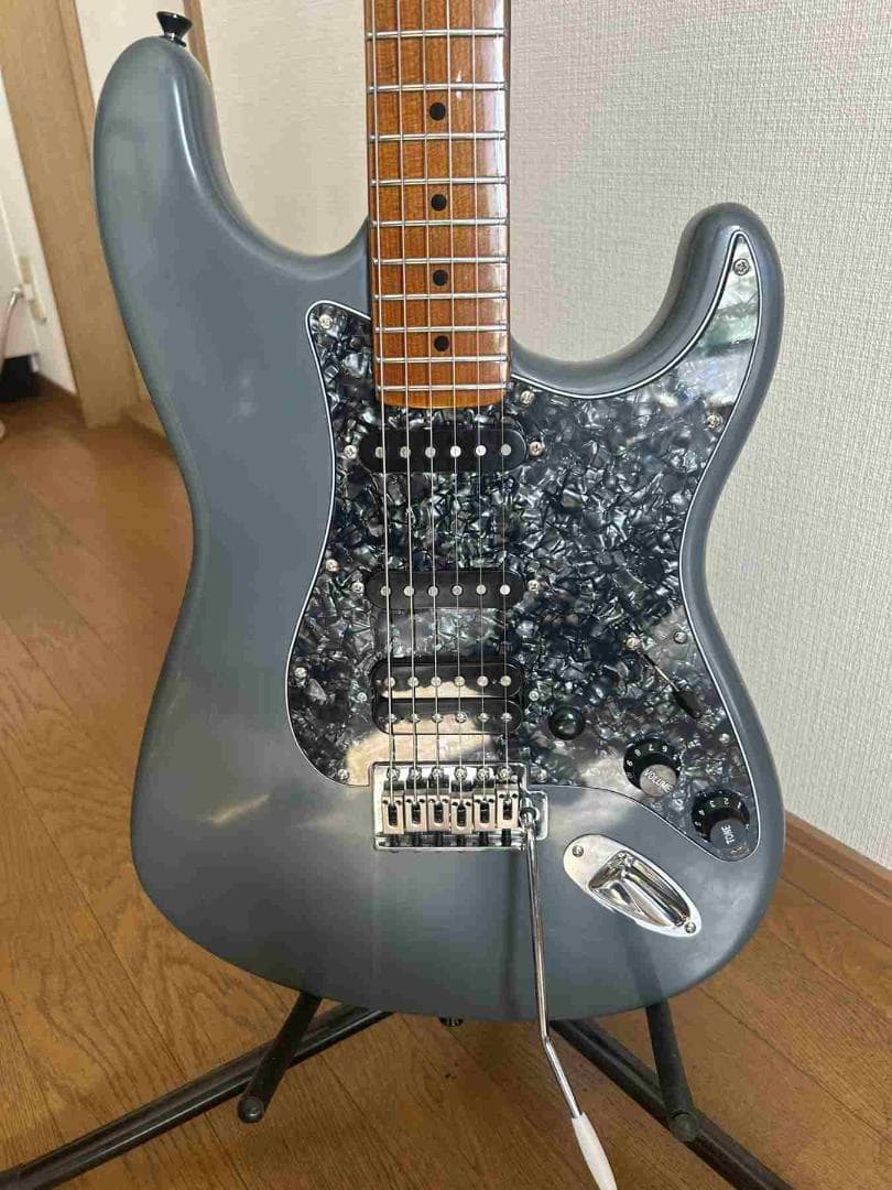 ラッカー塗装 SSHコンポーネント アルニコV ネック他各部新品のストラト