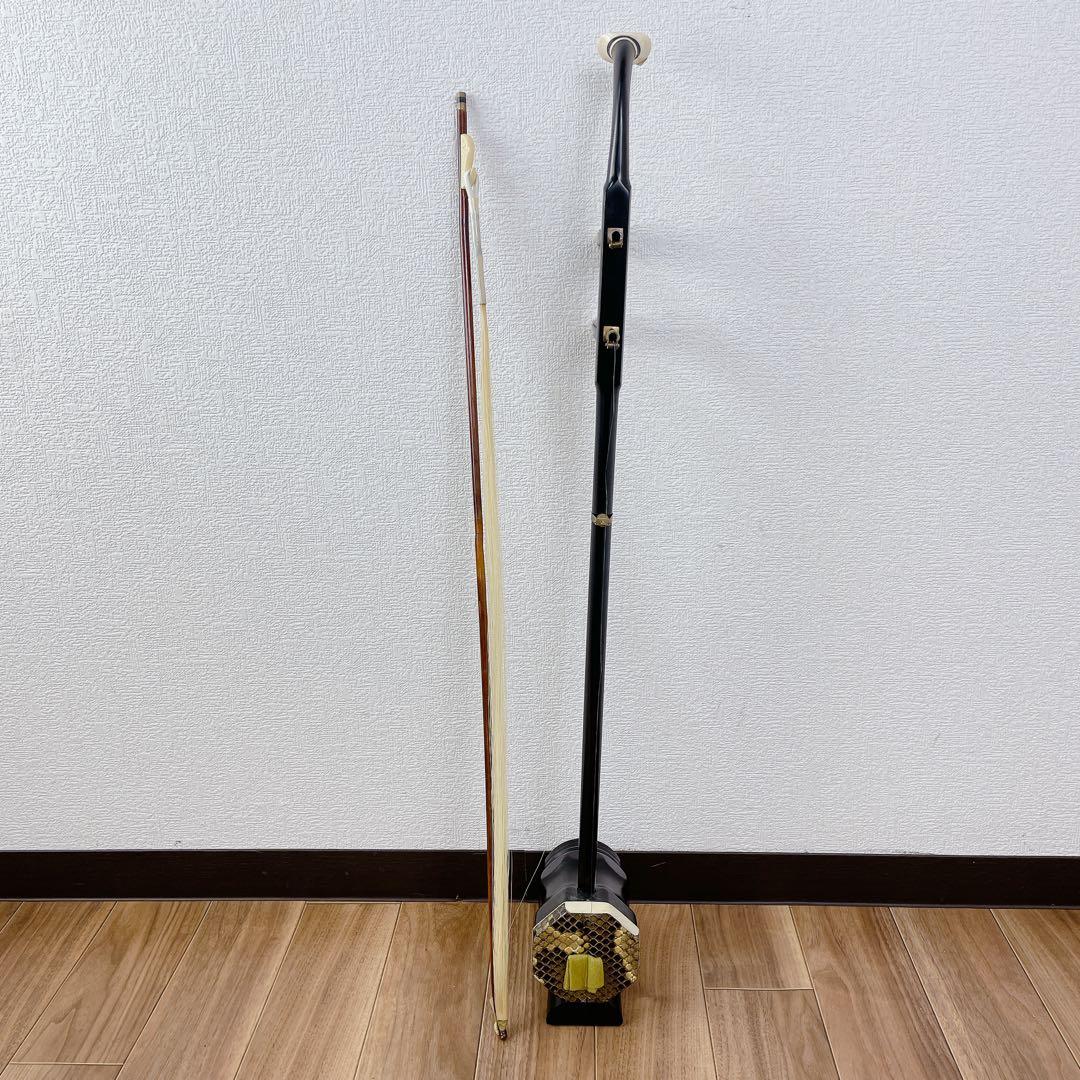 二胡　ニシキ蛇　蛇皮　黒檀　ケース付き