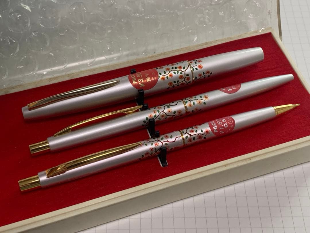 パイロット　花柄　万年筆14K585、ボールペンとシャーペン3本セット