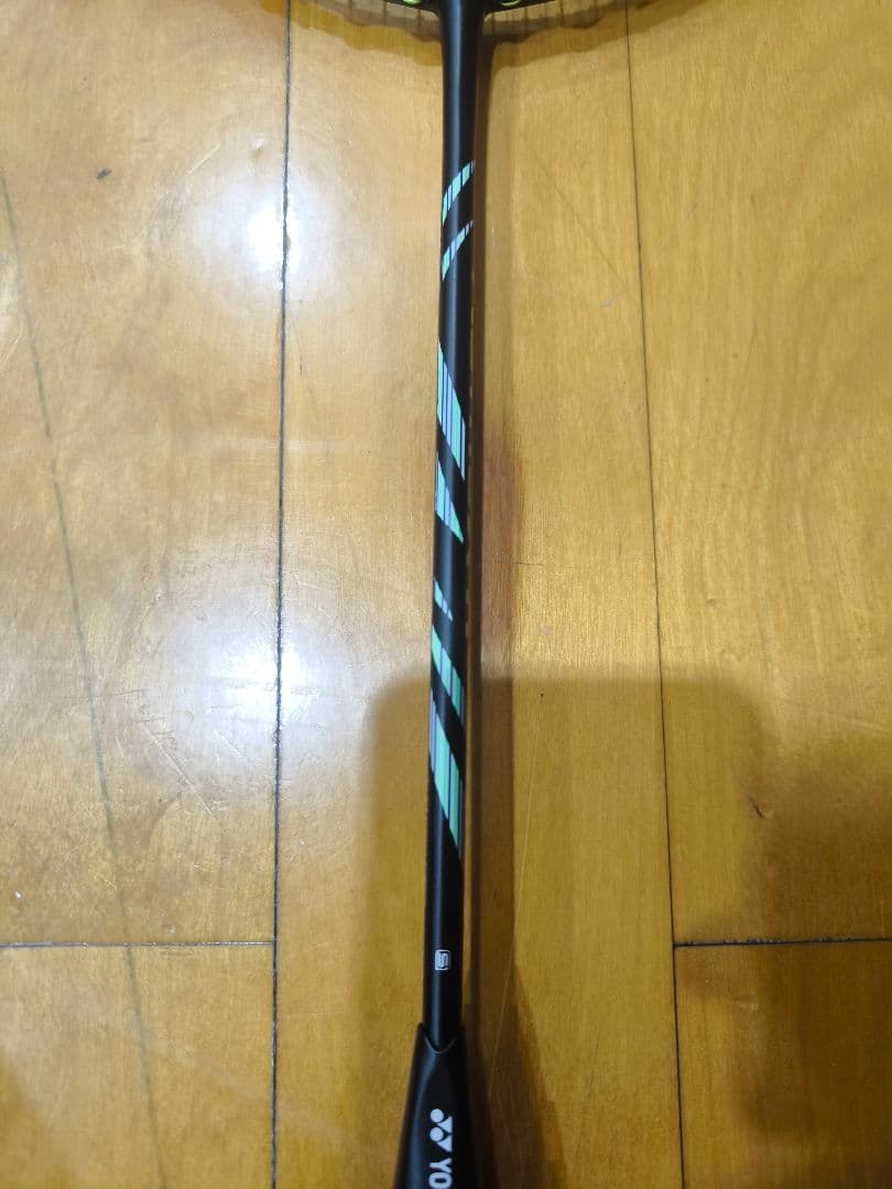 【美品】YONEX アストロクス11 4ug5