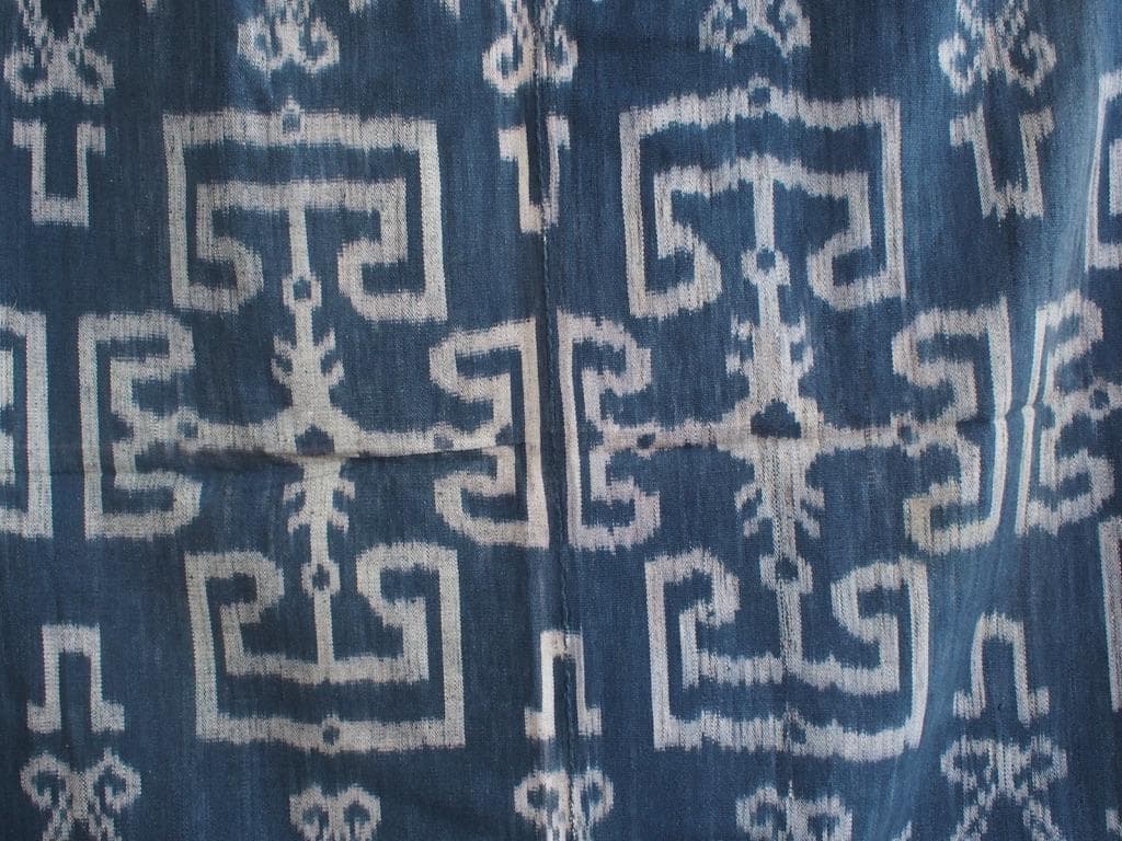 インドネシア スンバ島のイカット 藍染２