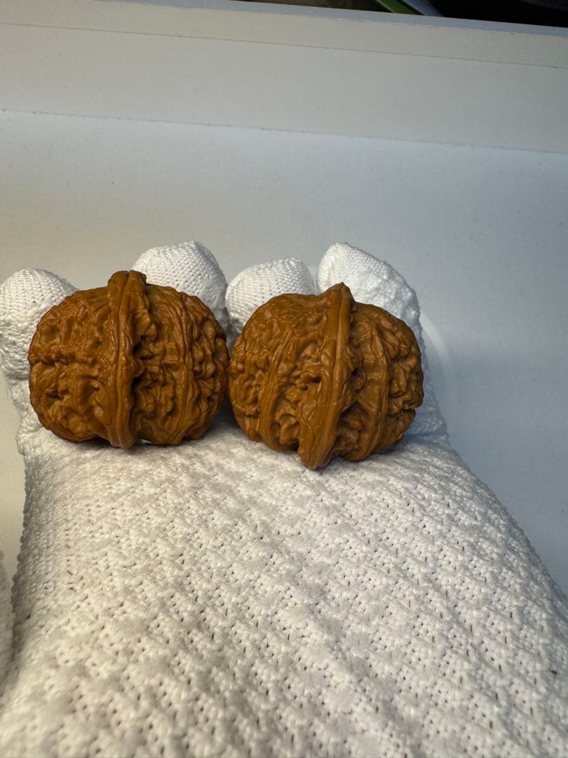 文玩核桃 三角白獅子