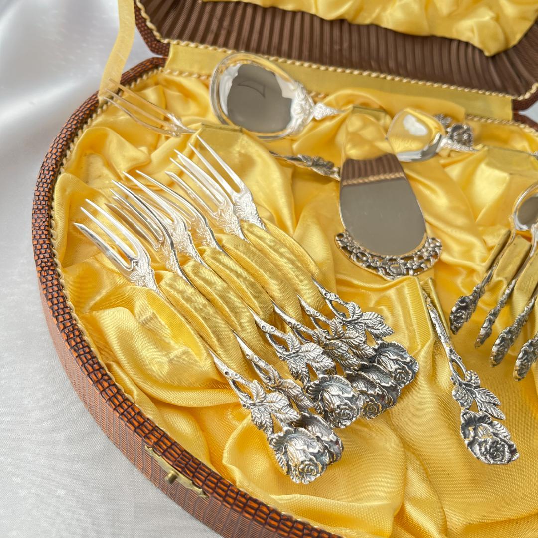 【ドイツ】 ヒルデスハイムローズのデザートセット 16本ケース 薔薇モチーフ