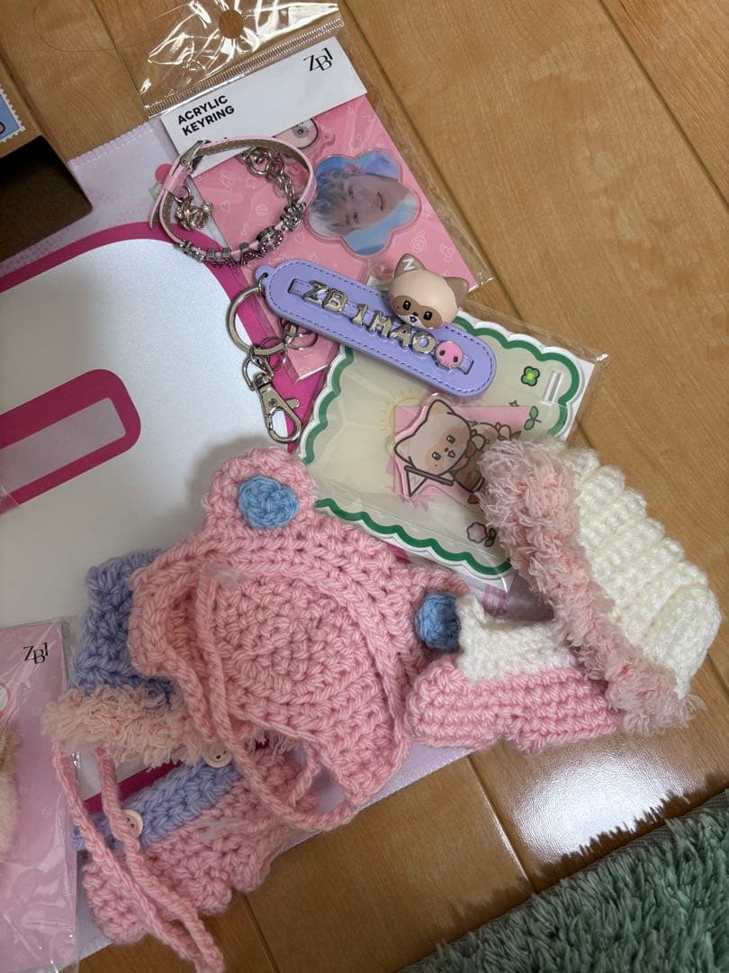 zeroni ハニニ9点セットぬいぐるみ、カードケース、スマホグリップ