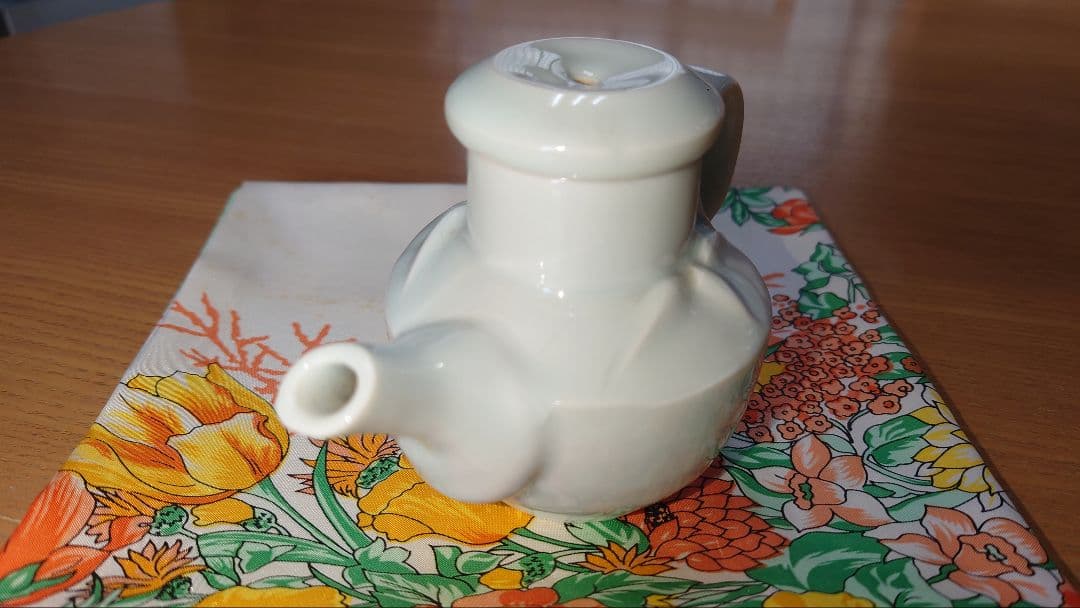 上田恒次白磁醤油差し