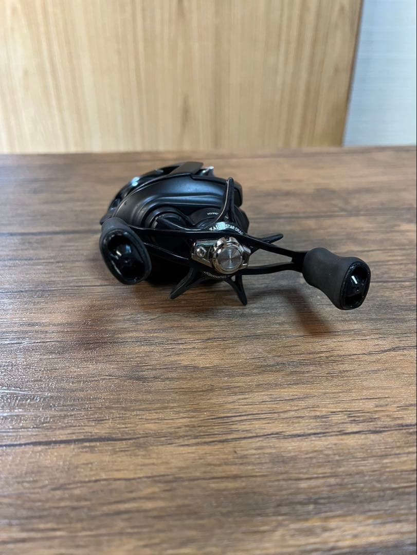 TATULA TW 80 ベイトリール ブラック