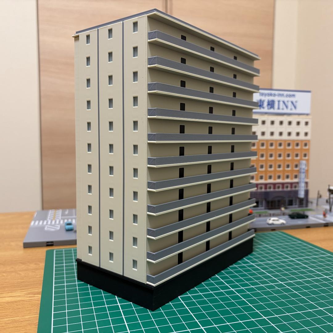 【ライトカーキ色】Nゲージ 都市型マンションD ストラクチャー（完成品）模型