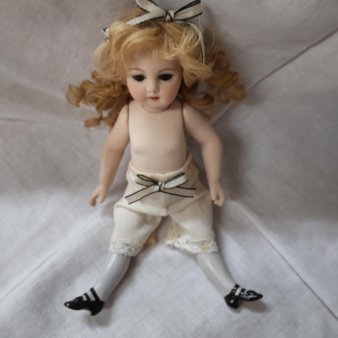 ミニョネット　アンティークドールリプロ　人形　シモン&ハルビック　リボン