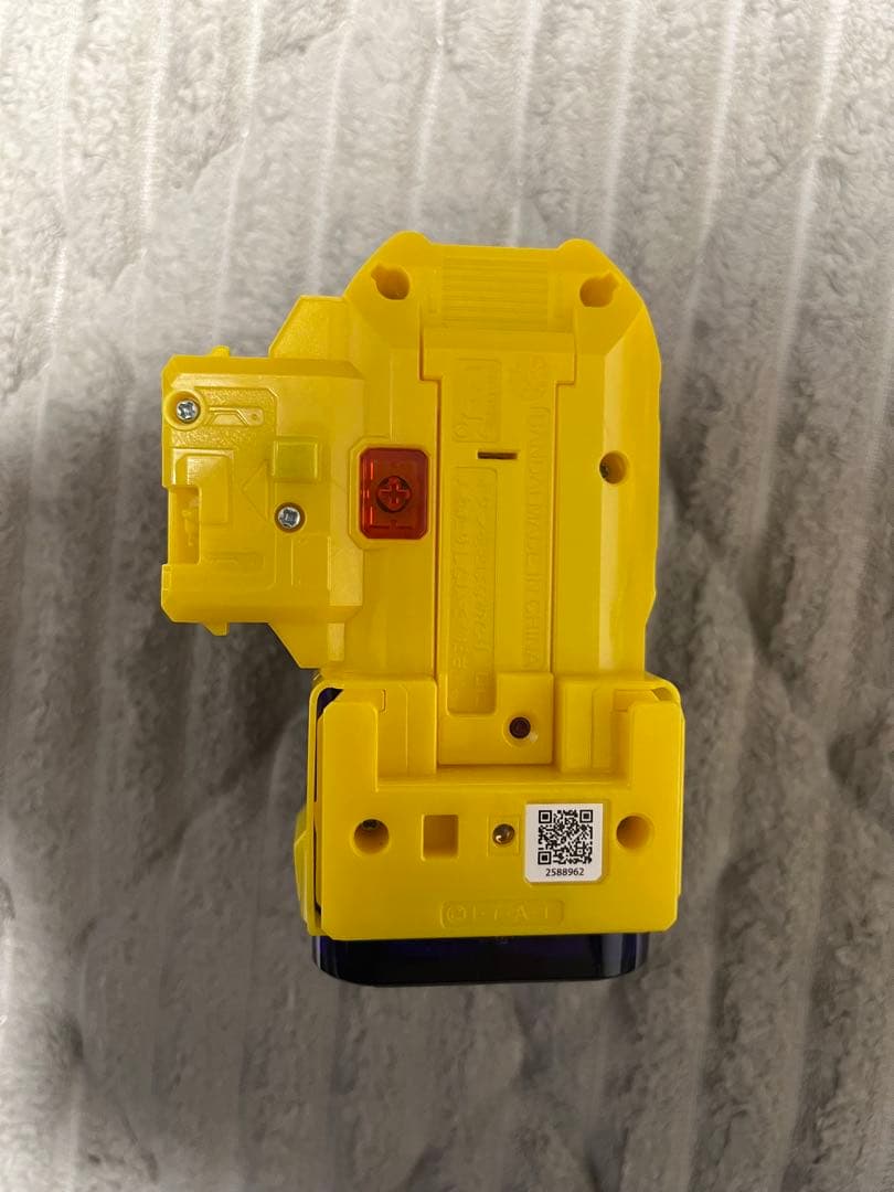 仮面ライダーリバイス　ゴールドスピノバイスタンプ　限定品　ボルケーノスタンプ